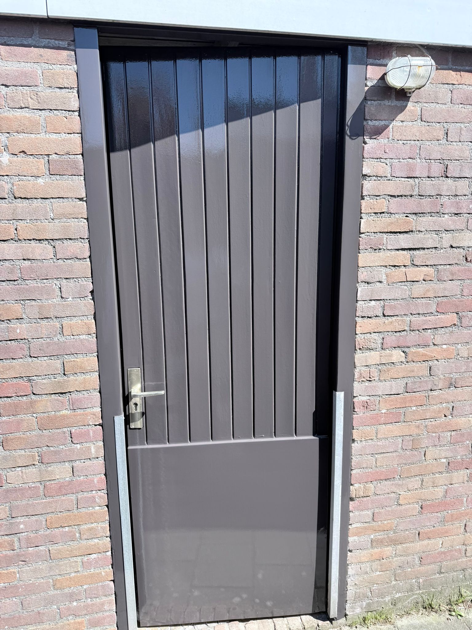 Deur renovatie in Castricum met moderne antraciet uitstraling